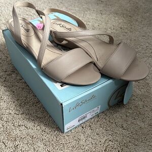 Life Stride Women's Beige Sandals